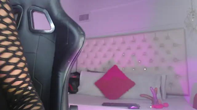 Snapshot of candyy_ebony chatting on 11/30/25, 03:54 candyy ebony online show from 11/30/25, 03:54