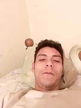 Snapshot of bili36 chatting on 10/22/25, 01:17 bili36 online show from 10/22/25, 01:17