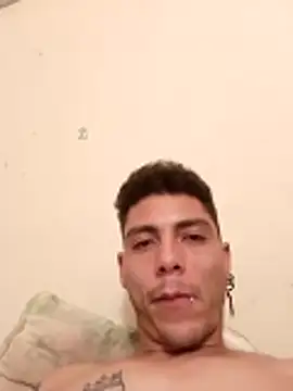 Snapshot of bili36 chatting on 10/31/25, 03:29 bili36 online show from 10/31/25, 03:29