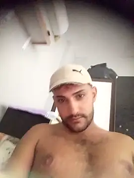 Snapshot of Muratcan33 chatting on 09/22/25, 02:13 Muratcan33 online show from 09/22/25, 02:13