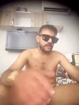 Snapshot of Muratcan33 chatting on 09/26/25, 04:22 Muratcan33 online show from 09/26/25, 04:22