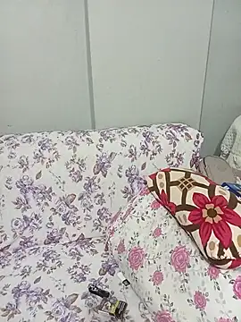 Snapshot of Muratcan33 chatting on 10/15/25, 08:20 Muratcan33 online show from 10/15/25, 08:20