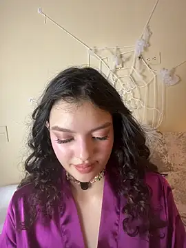 AriaHeavenss online show from 11/02/25, 01:41