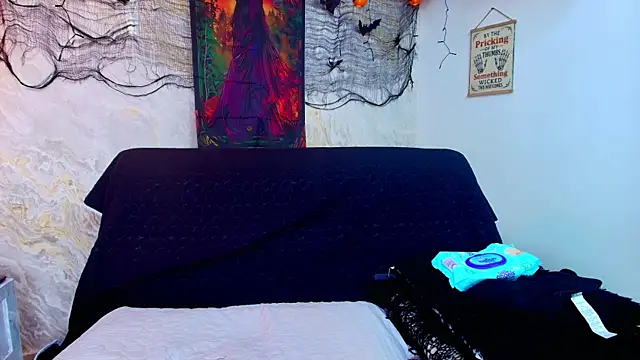 Snapshot of Vero_Temptation chatting on 10/24/25, 03:03 Vero Temptation online show from 10/24/25, 03:03