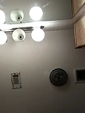 Snapshot of Candy_Head chatting on 10/24/25, 03:58 Candy Head online show from 10/24/25, 03:58