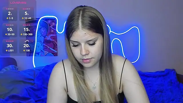KiraKyler online show from 09/12/25, 07:52