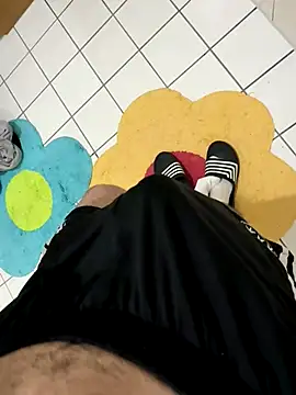 Snapshot of Dicksxd chatting on 09/29/25, 05:45 Dicksxd online show from 09/29/25, 05:45