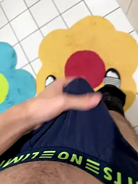 Snapshot of Dicksxd chatting on 10/17/25, 06:54 Dicksxd online show from 10/17/25, 06:54