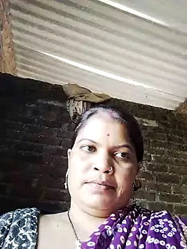 Snapshot of Bhavna_hot chatting on 10/12/25, 10:03 Bhavna hot online show from 10/12/25, 10:03