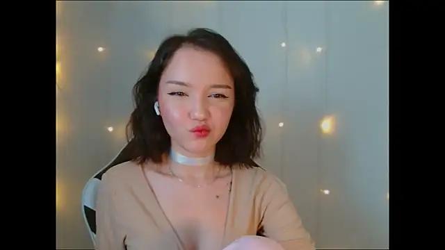 Snapshot of DemiWildcat chatting on 09/19/25, 12:17 DemiWildcat online show from 09/19/25, 12:17