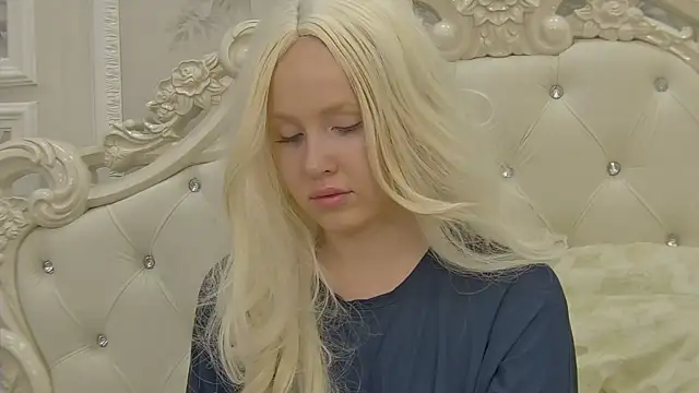 Snapshot of EllieFrosty_ chatting on 10/06/25, 07:00 EllieFrosty online show from 10/06/25, 07:00