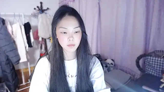 Snapshot of yao-yao_ chatting on 12/05/25, 11:52 yao-yao online show from 12/05/25, 11:52