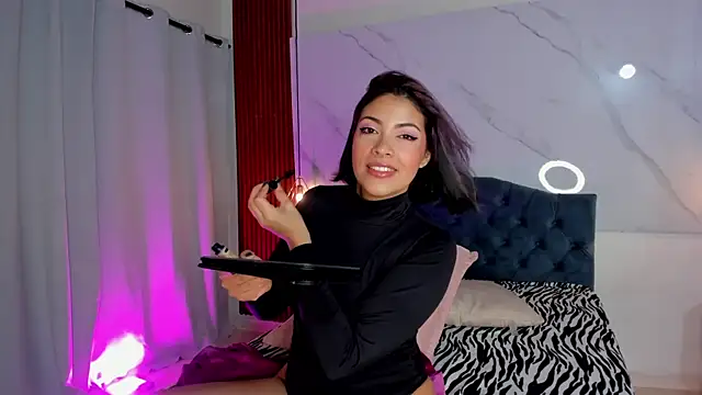 sara zc online show from 10/31/25, 11:44