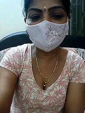 Snapshot of Rithya27 chatting on 12/18/25, 06:58 Rithya27 online show from 12/18/25, 06:58