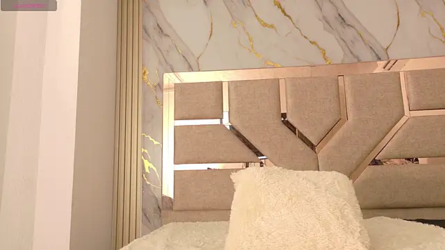 Snapshot of DakotaTylerr chatting on 10/14/25, 11:11 DakotaTylerr online show from 10/14/25, 11:11