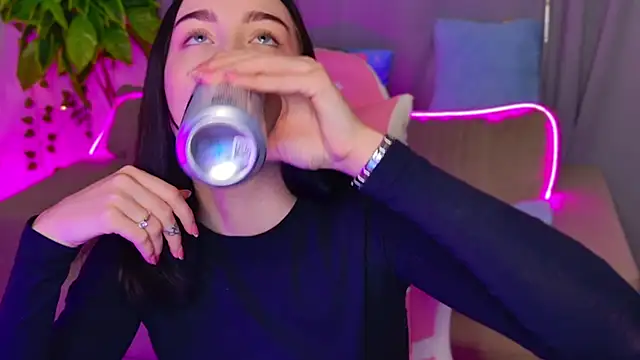 MonikaCarter online show from 10/14/25, 11:11