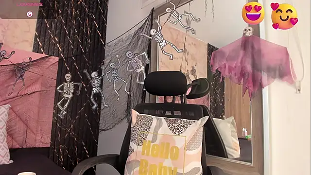 maia bianchi online show from 10/28/25, 02:20