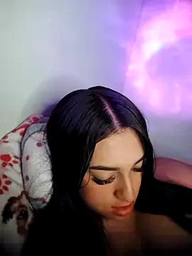 Linda Saenz  online show from 10/05/25, 04:11