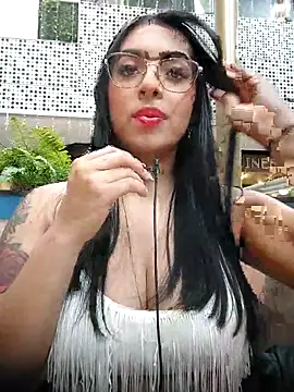 Linda Saenz  online show from 11/21/25, 08:40