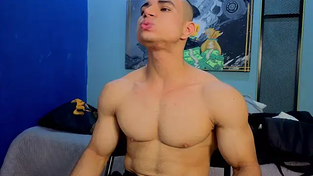 Snapshot of DylanGuss chatting on 11/02/25, 08:11 DylanGuss online show from 11/02/25, 08:11