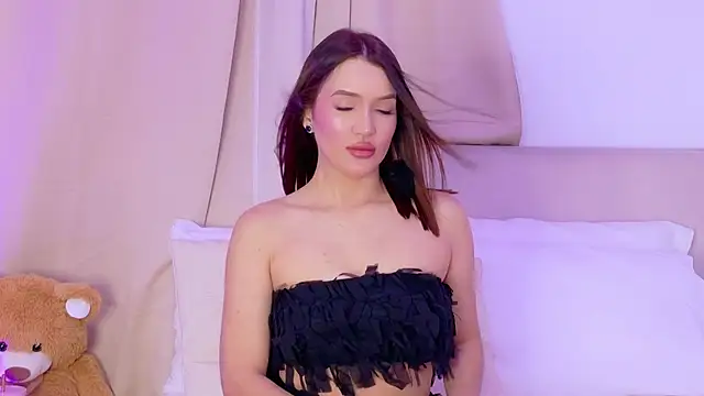 Bella-taylorr online show from 06/06/26, 12:32