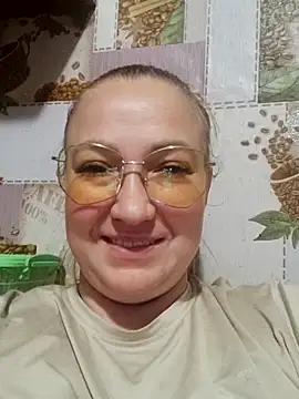 Kiss Eva online show from 09/15/25, 07:47