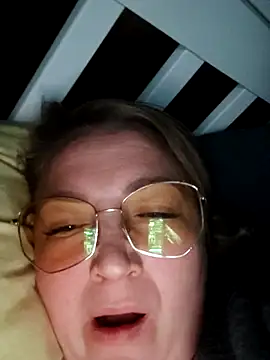 Kiss Eva online show from 09/28/25, 10:37