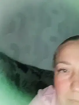 Kiss Eva online show from 09/30/25, 01:49