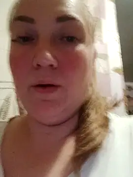 Kiss Eva online show from 11/11/25, 06:08