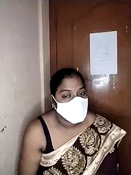 Snapshot of Megha_21 chatting on 10/05/25, 05:55 Megha 21 online show from 10/05/25, 05:55