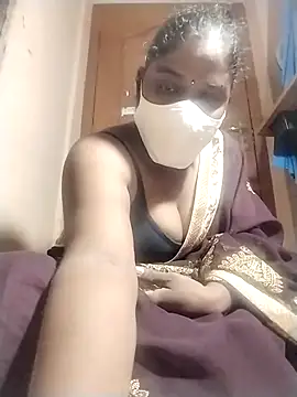 Snapshot of Megha_21 chatting on 10/12/25, 06:18 Megha 21 online show from 10/12/25, 06:18