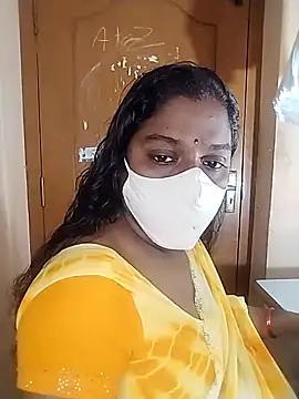 Snapshot of Megha_21 chatting on 10/29/25, 08:10 Megha 21 online show from 10/29/25, 08:10