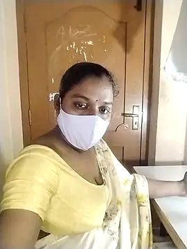 Snapshot of Megha_21 chatting on 10/31/25, 06:20 Megha 21 online show from 10/31/25, 06:20