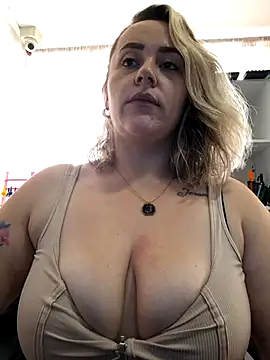 CurvyLust x online show from 10/17/25, 04:20