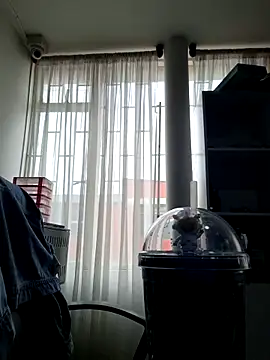 Snapshot of CurvyLust_x chatting on 11/06/25, 03:35 CurvyLust x online show from 11/06/25, 03:35