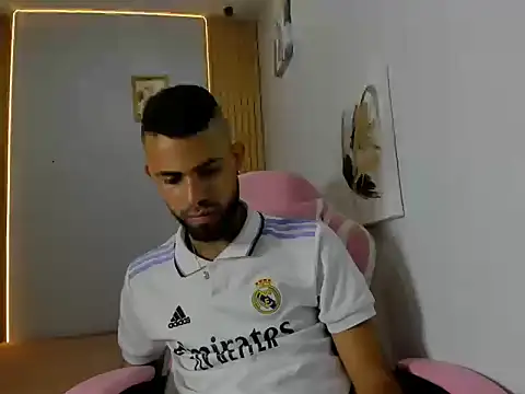 adri sexboy229 online show from 09/09/25, 01:38