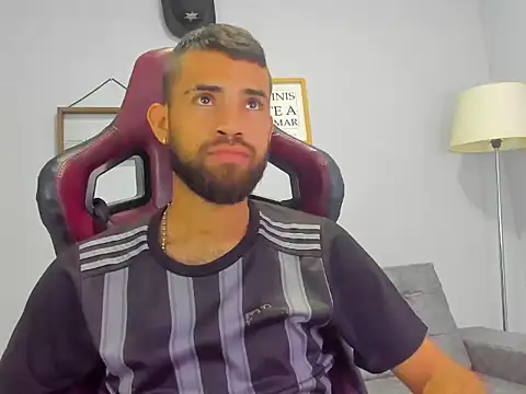 adri sexboy229 online show from 09/19/25, 01:29