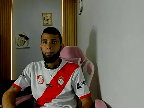 adri sexboy229 online show from 10/05/25, 03:05