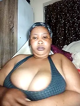 Snapshot of OCEANSQUITERXXX chatting on 02/26/26, 02:54 OCEANSQUITERXXX online show from 02/26/26, 02:54