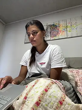 Anna Klein online show from 09/12/25, 11:32