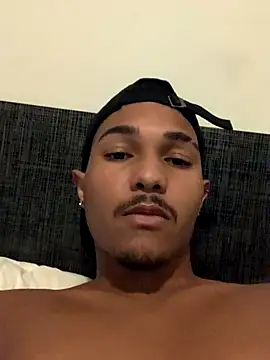 Snapshot of edualqxo chatting on 10/09/25, 05:00 edualqxo online show from 10/09/25, 05:00