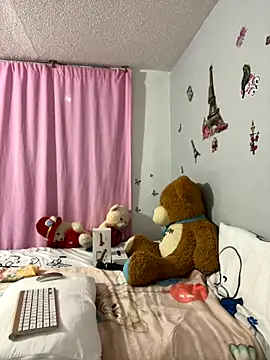 Snapshot of naomirouse_ chatting on 10/03/25, 04:42 naomirouse online show from 10/03/25, 04:42