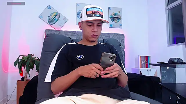 Snapshot of david_santos16 chatting on 11/02/25, 01:08 david santos16 online show from 11/02/25, 01:08