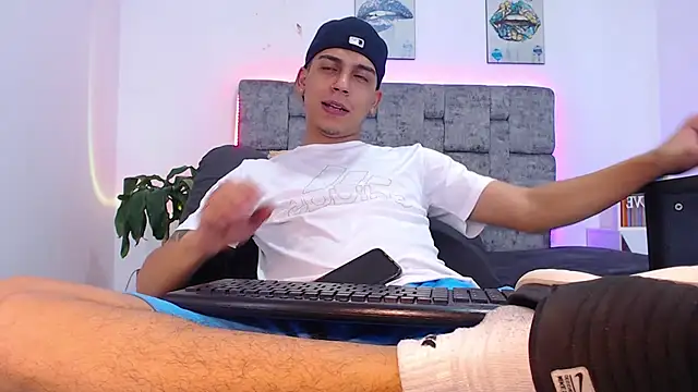 Snapshot of david_santos16 chatting on 11/06/25, 01:06 david santos16 online show from 11/06/25, 01:06