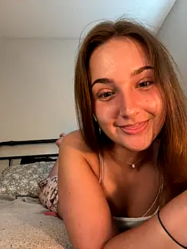 MadilynX777 online show from 10/09/25, 09:13