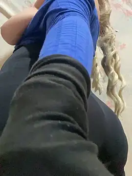 Snapshot of Cuckold-masters-dog chatting on 11/13/25, 09:25 Cuckold-masters-dog online show from 11/13/25, 09:25