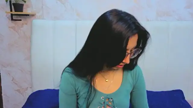 Snapshot of VioletxBloom chatting on 11/12/25, 07:46 VioletxBloom online show from 11/12/25, 07:46