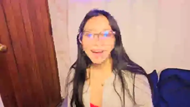 Snapshot of VioletxBloom chatting on 11/16/25, 07:08 VioletxBloom online show from 11/16/25, 07:08