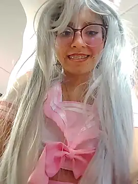 Snapshot of VioletxBloom chatting on 11/30/25, 07:34 VioletxBloom online show from 11/30/25, 07:34