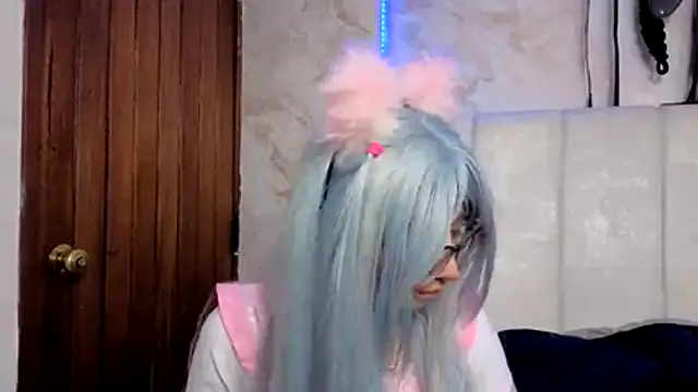 Snapshot of VioletxBloom chatting on 11/30/25, 10:14 VioletxBloom online show from 11/30/25, 10:14